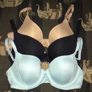34b Pink Victoria’s Secret sexy cute lace blue bra